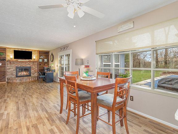 3rd image of 214 Buckingham Dr