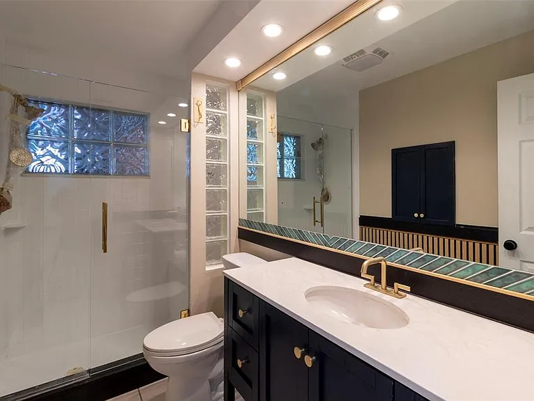 3018 19th Pl SW — Photo 15