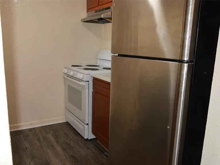 8100 Creekbend Dr #174 — Photo 9