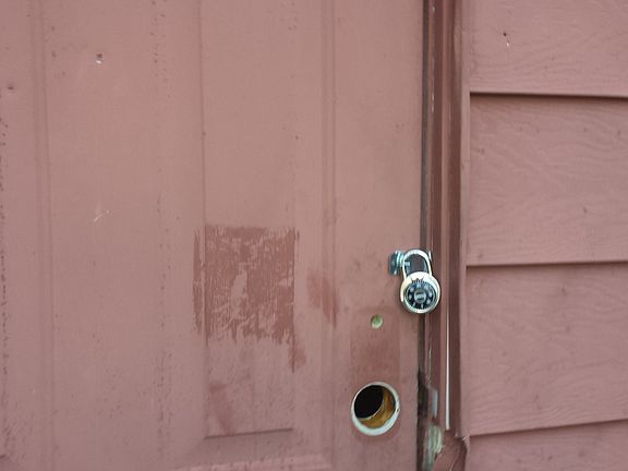5th image of 90 W Perry Ln
