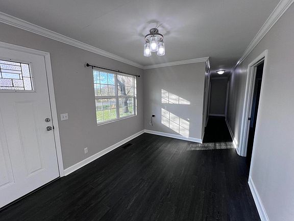 3rd image of 736 Hancock Rd