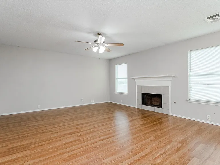 1308 Dundee Dr — Photo 21