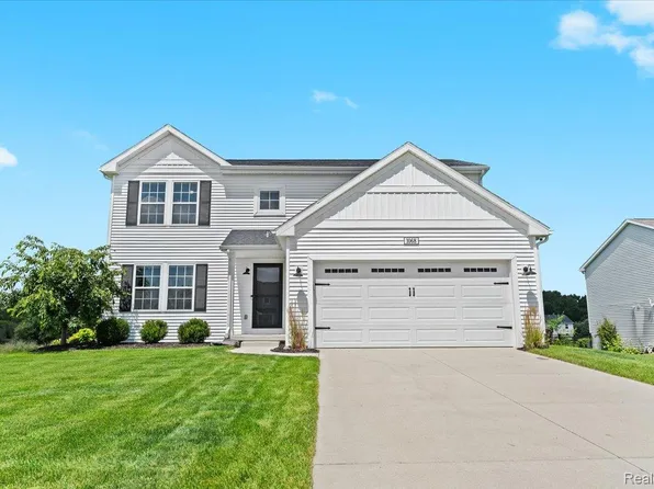 1068 Weatherstone Ln, Howell, MI 48843