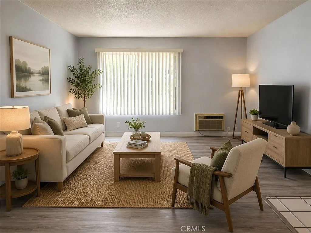 2 bed, 845 sqft, $2,500 — Photo 2