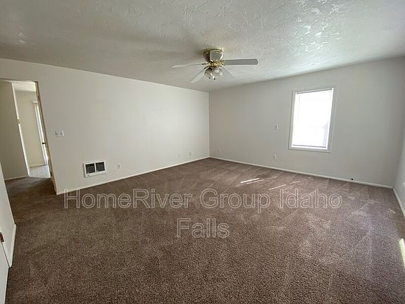 2nd image of 210 W 16th St