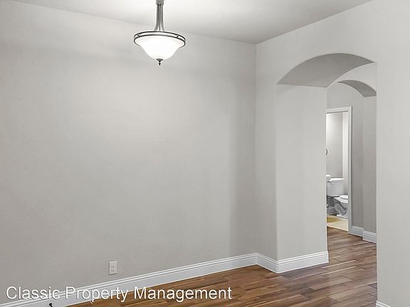 4th image of 955 Silktree Dr