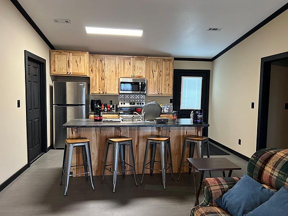 3rd image of 906 N 6th St #1