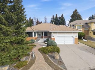 240 Varsity Estates Ter NW, Calgary, AB T3B5J4