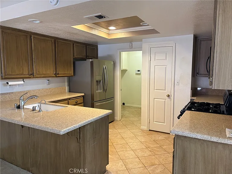 928 Lotus Cir — Photo 13