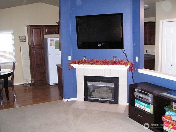 3rd image of 907 Vera Court