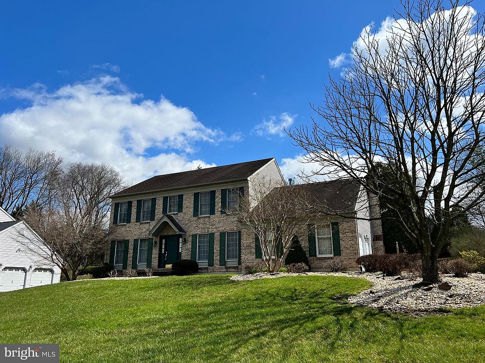 1st image of 339 Sheringham Dr