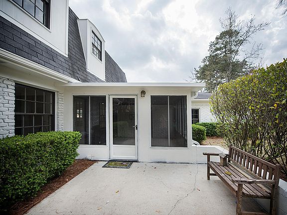 4th image of 744 Donna Dr