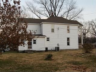 2nd image of 815 E Broadway St