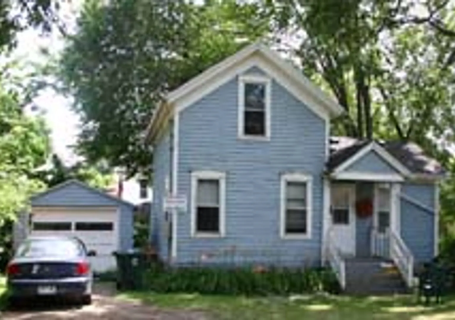 Spacious 3-Bedroom House with Parking & Private Yard - Available 8/15/2027 — Photo 1