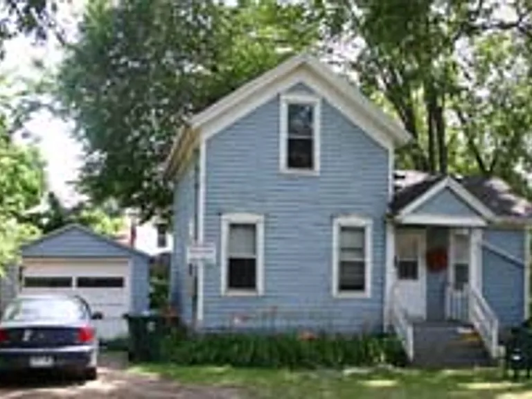 539 W Doty St — Photo 1