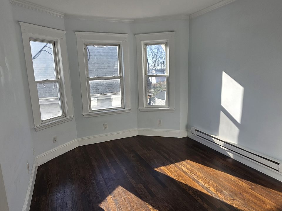 1st image of 72 Campbell Ave APT 4