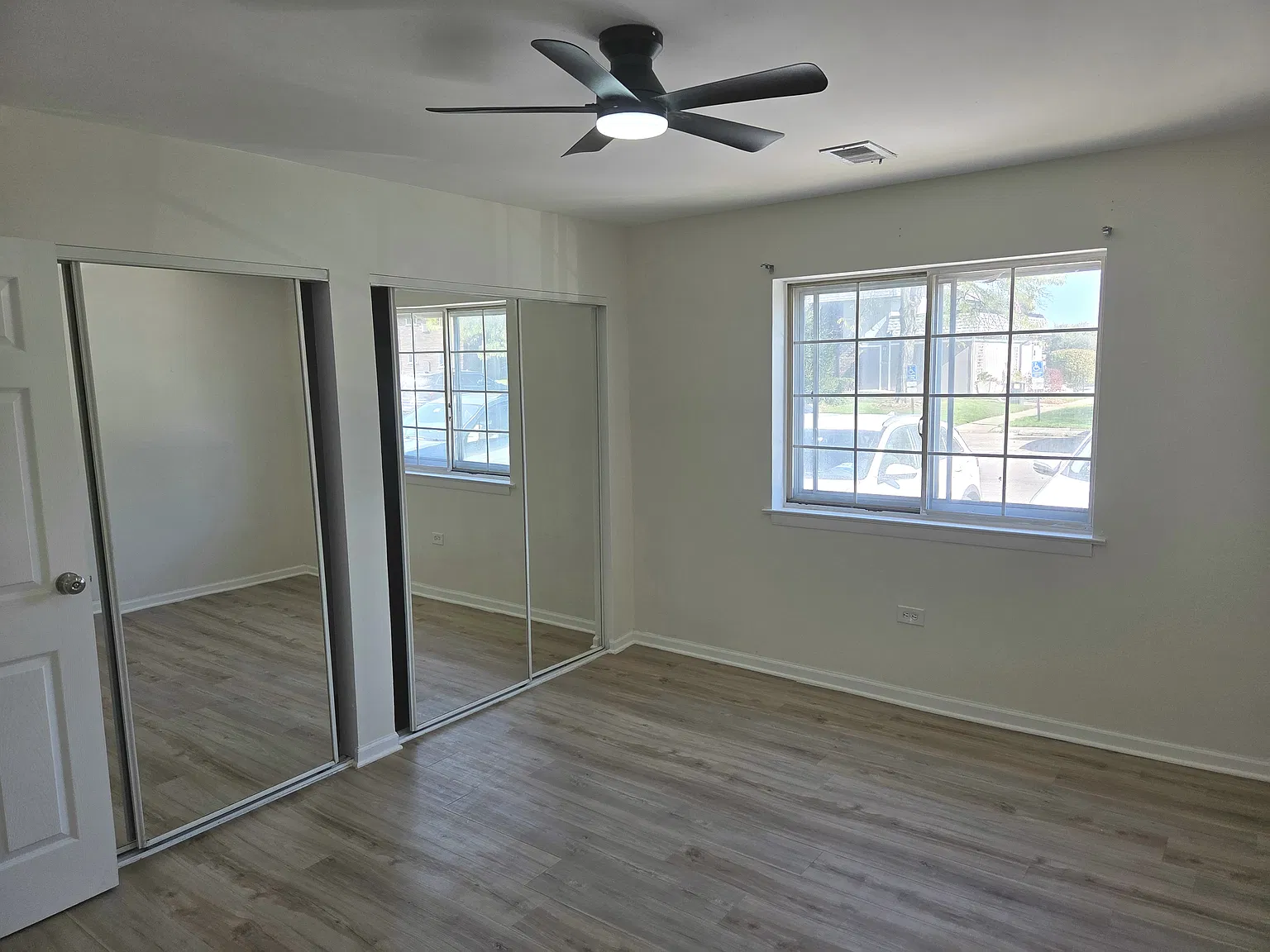 2 bed, 1000 sqft, $1,950 — Photo 4