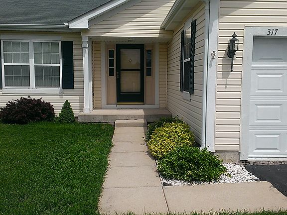 3rd image of 317 Heatherfield Ln