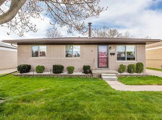 8330 Bernice Ave, Center Line, MI 48015