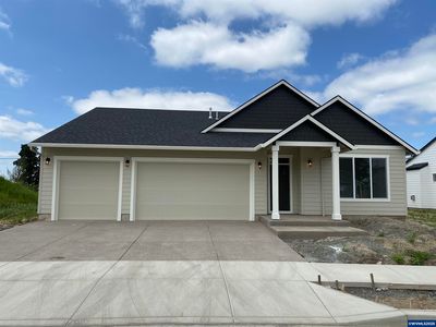 669 Parker Loop, Silverton, OR, 97381
