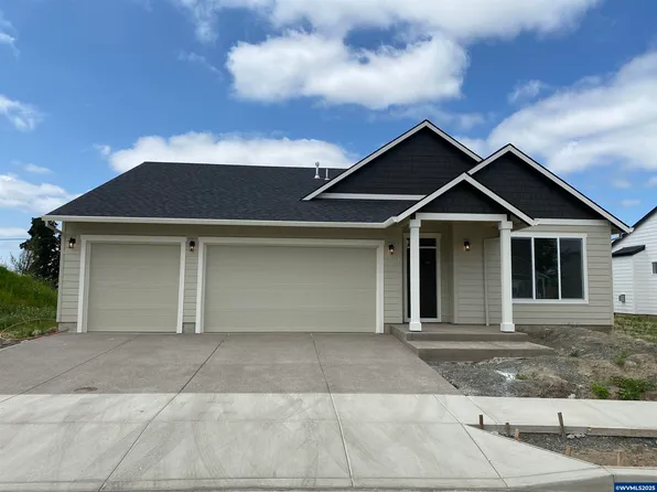 669 Parker Loop, Silverton, OR 97381