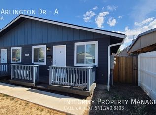 1695 Arlington Dr #A, Medford, OR 97501