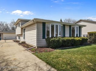 488 N Oaklawn Ave, Elmhurst, IL 60126