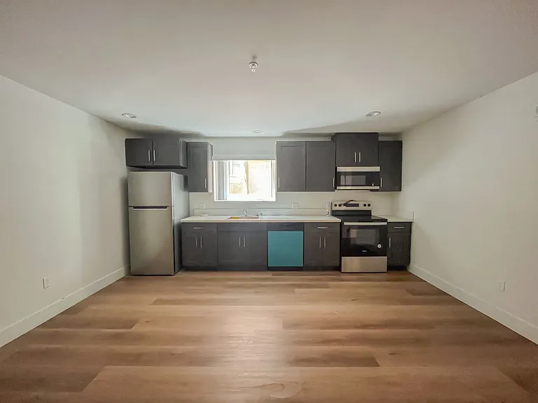 610 N Soto St — Photo 4
