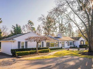 6095 Golfview Dr, Bloomfield Hills, MI 48301