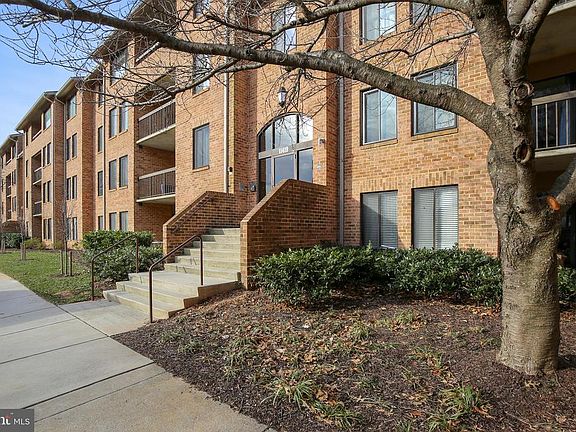 2nd image of 11419 Commonwealth Dr #11419