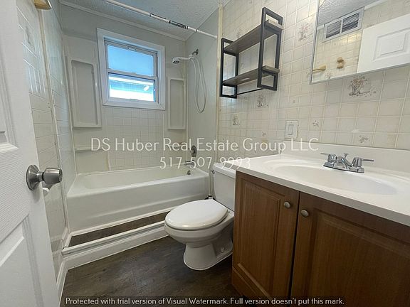 5th image of 1621 Roselawn Ave