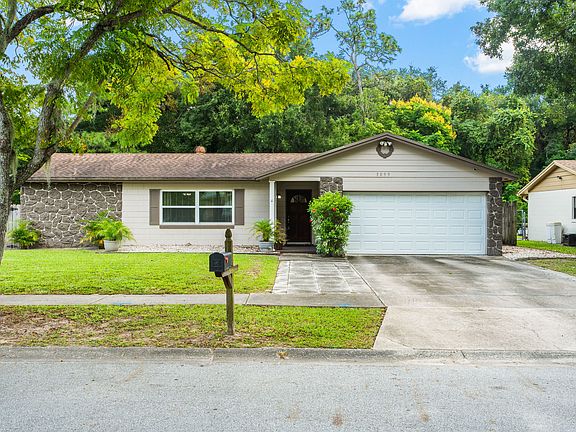 2nd image of 3099 Riverbrook Dr