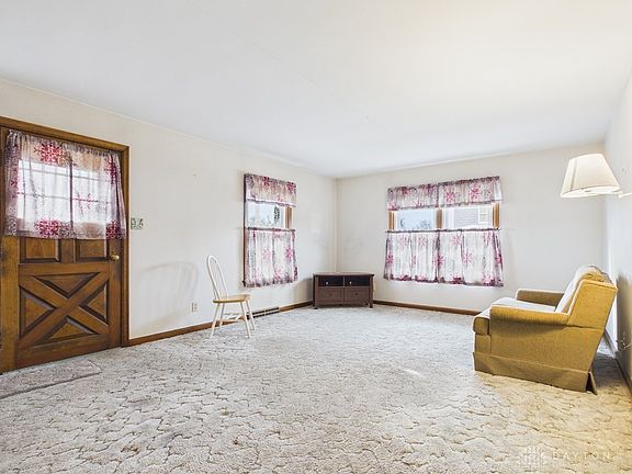 2nd image of 800 Spring St