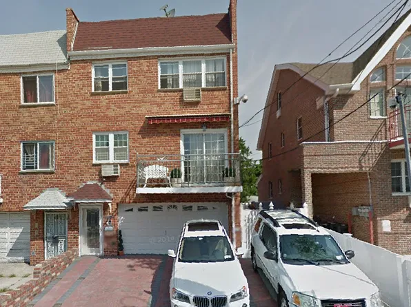 5921 59th Dr, Maspeth, NY 11378