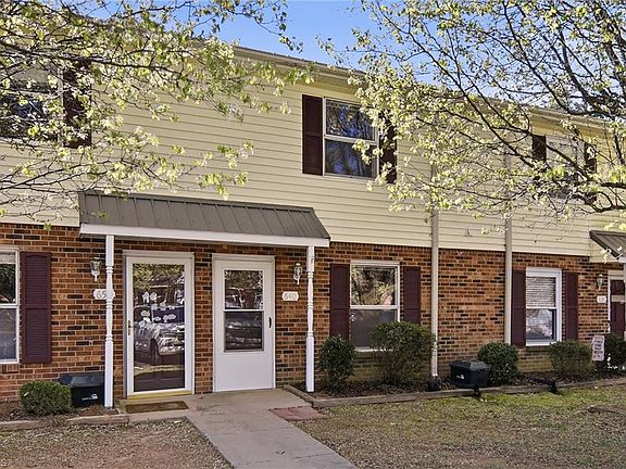 2nd image of 640 Cedarbrook Ct