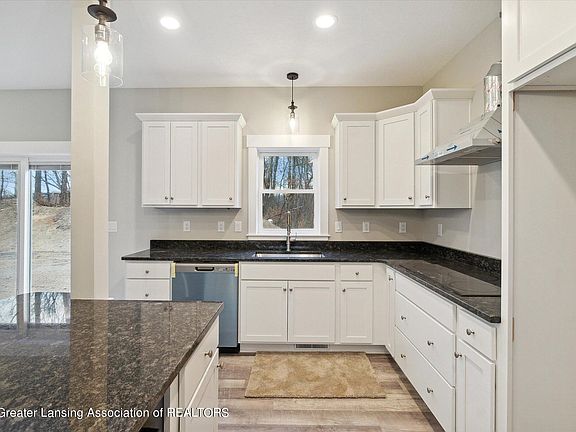2nd image of 8234 W Lovejoy Rd
