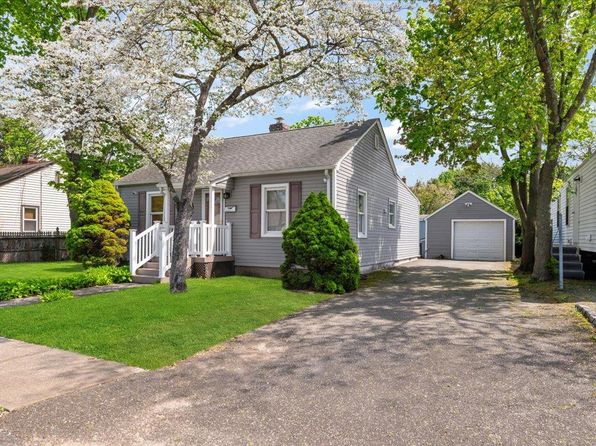 12 Leyden Street, Huntington Station, NY 11746