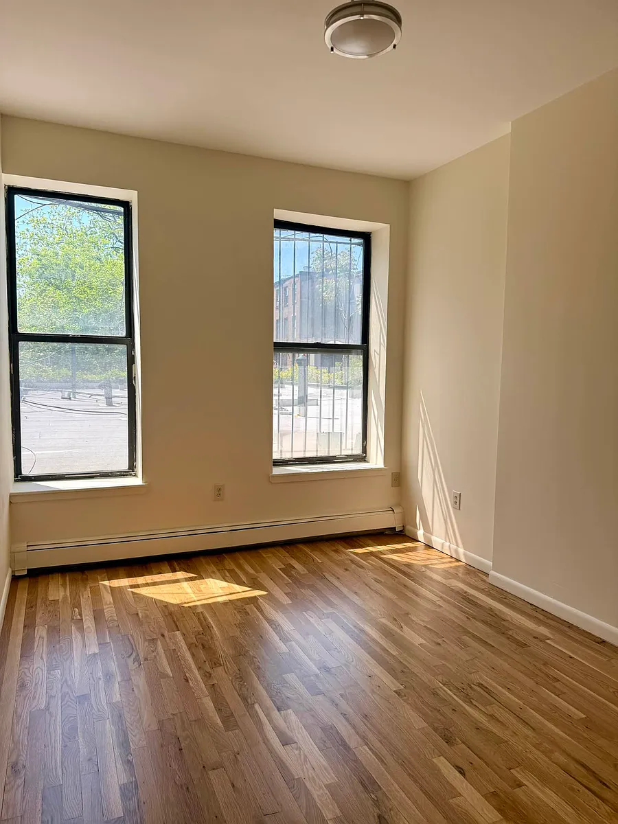 Building Photo - 474 Myrtle Ave #2