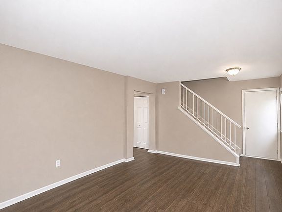 3rd image of 21503 W Georgetown Dr