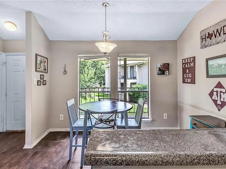 400 Fall Cir #C — Photo 2