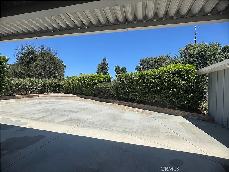 2100 Kennedy Ave — Photo 36