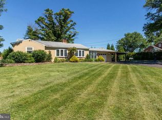 1558 Green Lane Rd, Lansdale, PA 19446