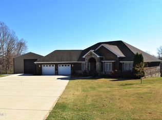 240 Autumn Dr, Crossville, TN 38571