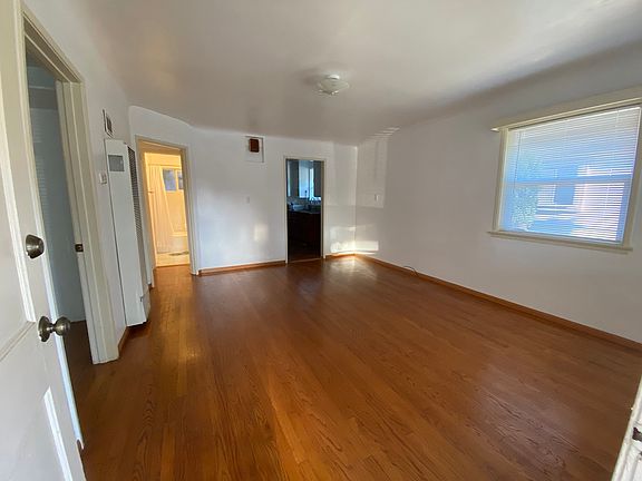 3rd image of 1739 Franklin St