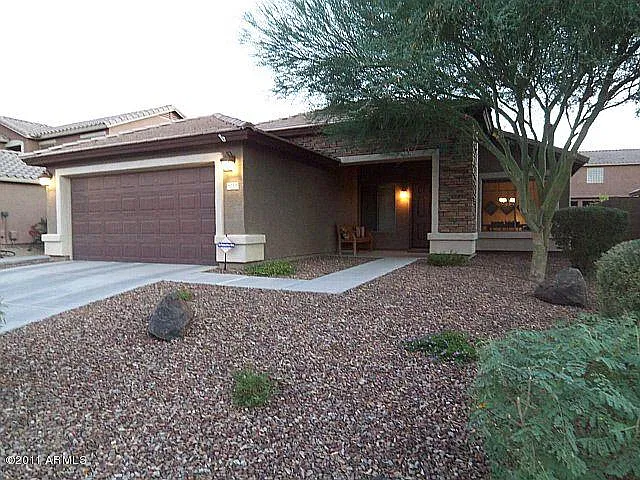 5219 W Desert Ln
