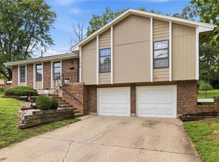 1718 E 97th Ter, Kansas City, MO 64131