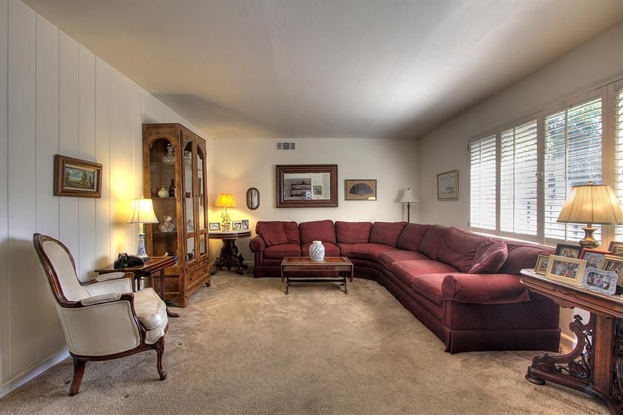 2nd image of 3349 Carlyle Ter