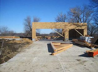 12411 Lincoln Ave, Clive, IA 50325