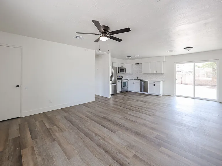 3631 W State Ave — Photo 6