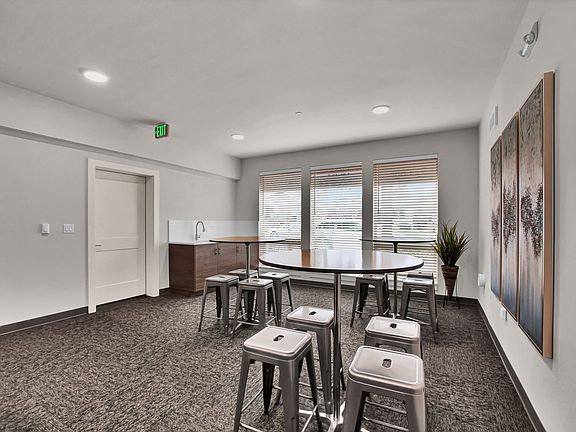 2nd image of 7350 N Greenwich Ave #307